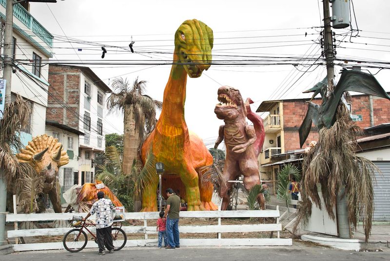 Illustration for article titled In Ecuador, insane giant sculptures of The Hulk and Hellboy invade on New Year's Eve
